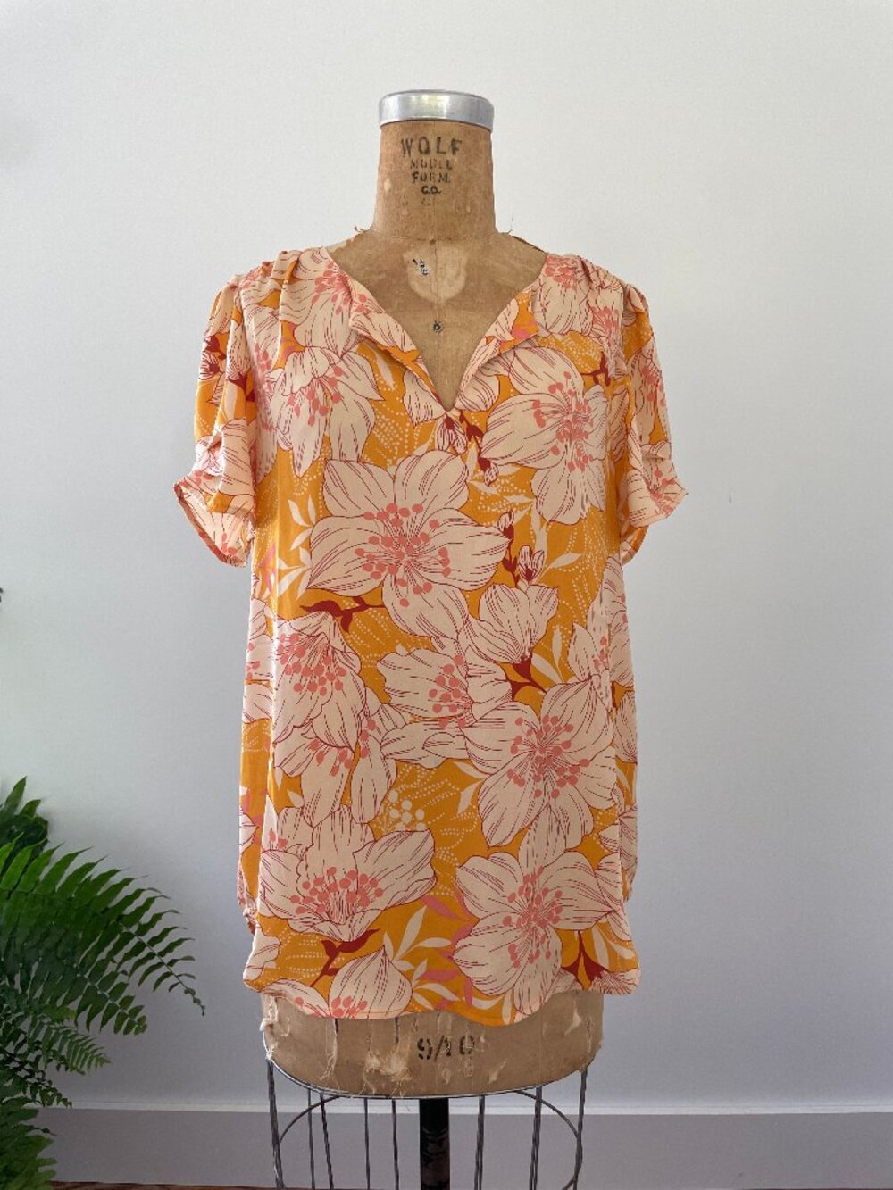 DR2 Blouse floral short sleeve V neck Blouse